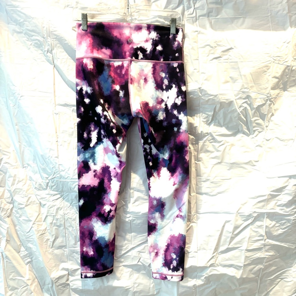 Nwot Lululemon Wunder Under Blooming Pixie Tie Dy… - image 2